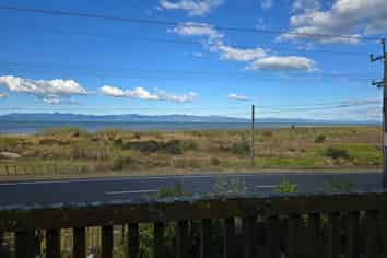 1251 East Coast Road, Kaiaua
