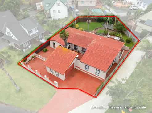 4 Photinia Place, Botany Downs