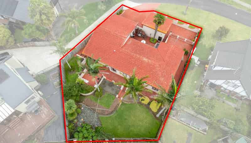 4 Photinia Place, Botany Downs