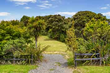 44a Landing Road, Titirangi