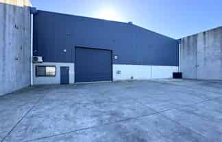 High Stud Warehouse with Secure Yard – Avail Now