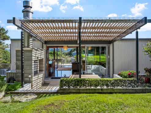 12 Laika Avenue, Ti Point