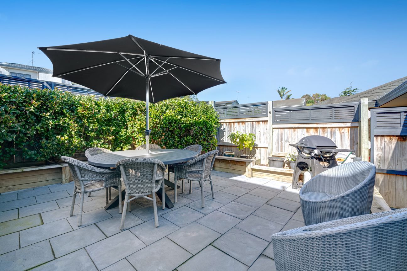 A Smart Start In A Prime Coastal Spot - Vista 3