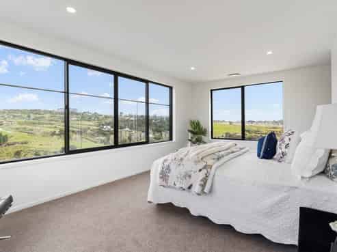 8 Backridge Way, Flat Bush