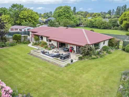 8 Bridge Street, Southbridge