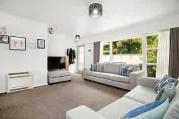 557A High Street, Boulcott