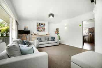 557A High Street, Boulcott