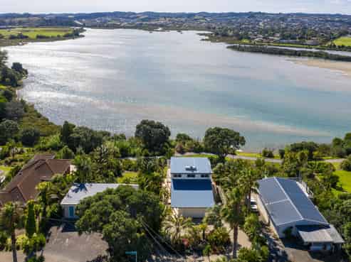 42 Pohutukawa Avenue, Red Beach
