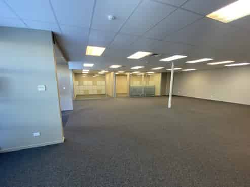 Modern ground floor office or showroom