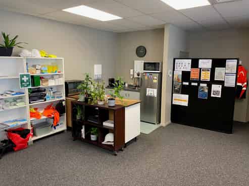 Modern ground floor office or showroom