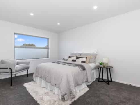 2/12 Mana Avenue, Titahi Bay