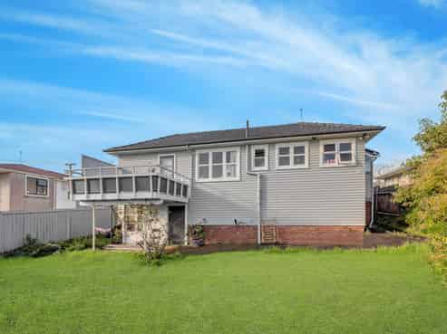 14 Roseville Street, New Windsor