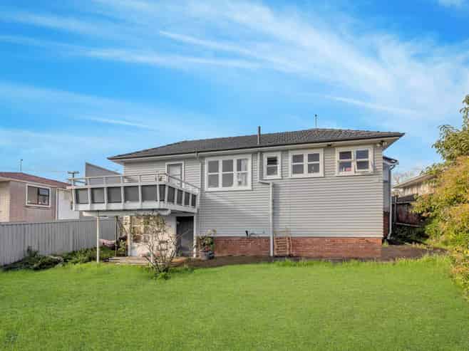 14 Roseville Street, New Windsor