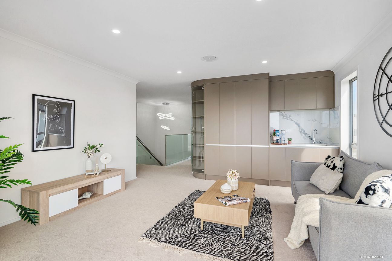 Pristine Modern Coastal Bliss with Sea Views - Aanzicht 4