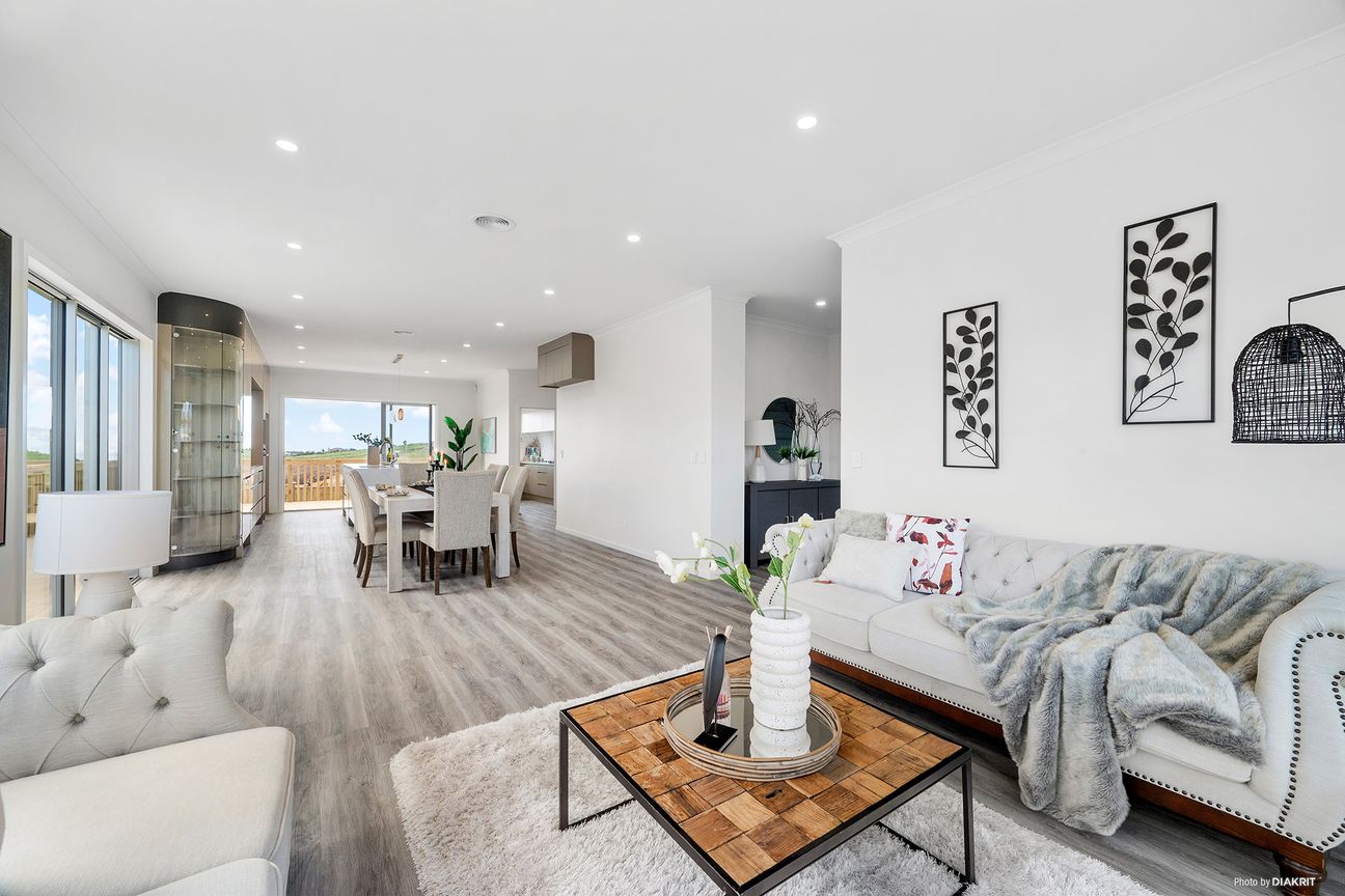 Pristine Modern Coastal Bliss with Sea Views - Aanzicht 2