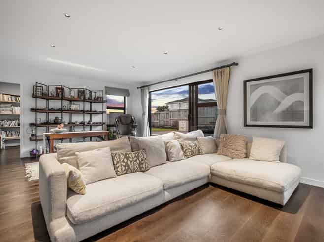 3 Manawanui Way, Orewa