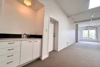 PRIVATE OFFICE IN THE HEART OF DEVONPORT
