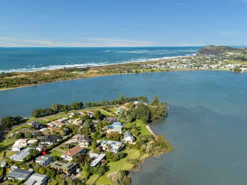 35 WAIONE AVENUE, Athenree