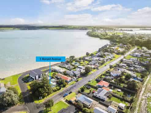 1 Ronald Avenue, Glenbrook