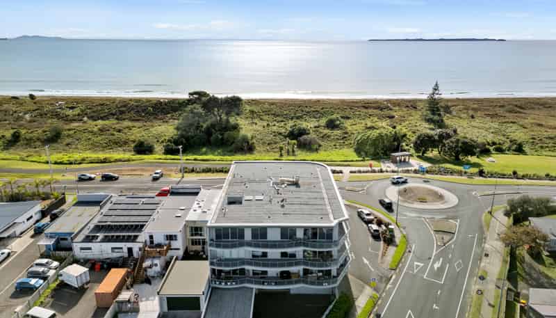 2/898 Papamoa Beach Road, Papamoa