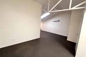SEASIDE OFFICE SPACE IN DEVONPORT
