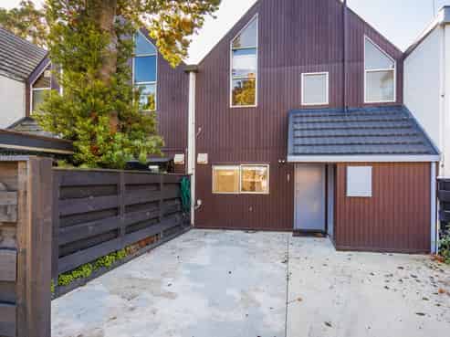 2/341 College Street, West End
