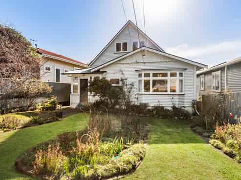 7 Pinnacle Street, Seatoun