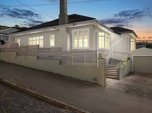 24 Wha Street, Lyall Bay