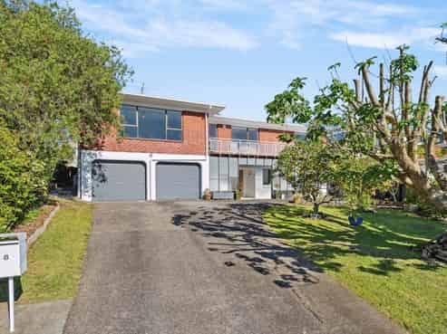 8 Ian Place, Glendene