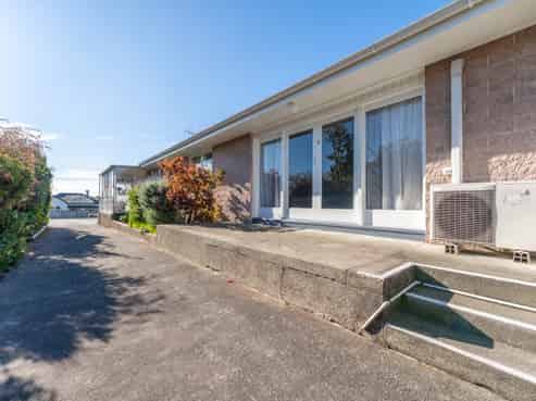 2/8 Hatton Street, West End