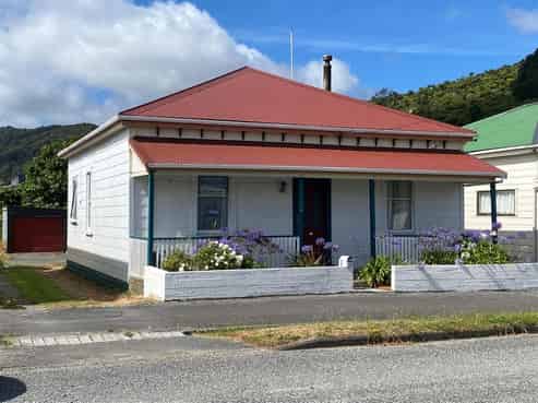 13 Murray Street, Greymouth