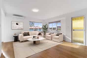 2/13 Greenstone Place, Clover Park