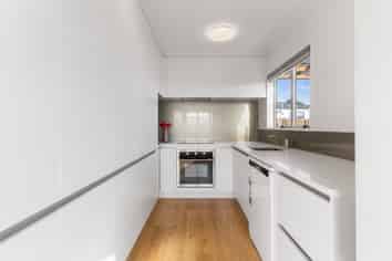 2/13 Greenstone Place, Clover Park