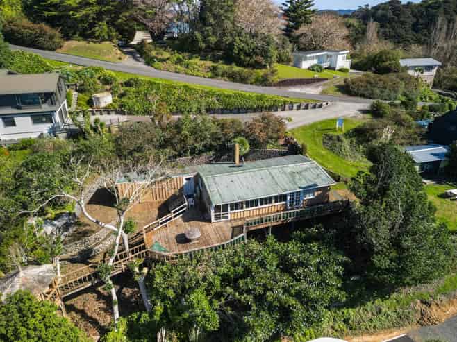 4 Queens View Road, Russell