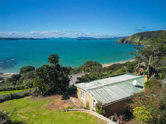 4 Queens View Road, Russell