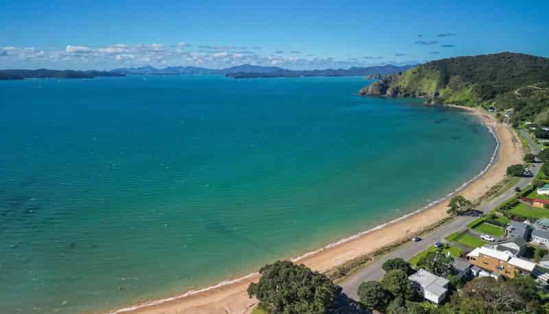 4 Queens View Road, Russell