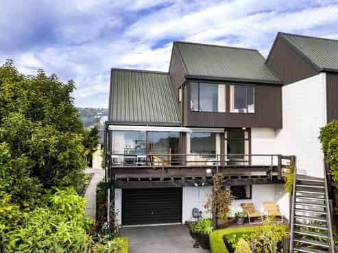 17 Moncks Spur Road, Redcliffs