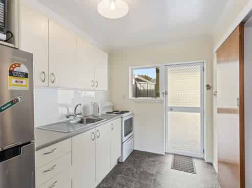 2/220 Coronation Avenue, Welbourn