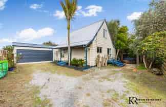 2/100 Beach Road, Pahurehure