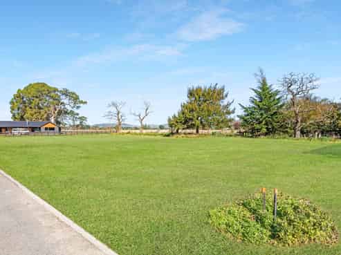 469B High Street South, Carterton