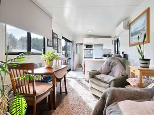 1 Sandown Avenue, Himatangi Beach