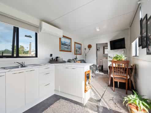 1 Sandown Avenue, Himatangi Beach