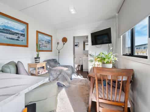 1 Sandown Avenue, Himatangi Beach