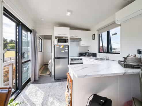 1 Sandown Avenue, Himatangi Beach