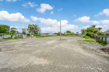 VERSATILE COMMERCIAL RETAIL CANVAS FOR LEASE
