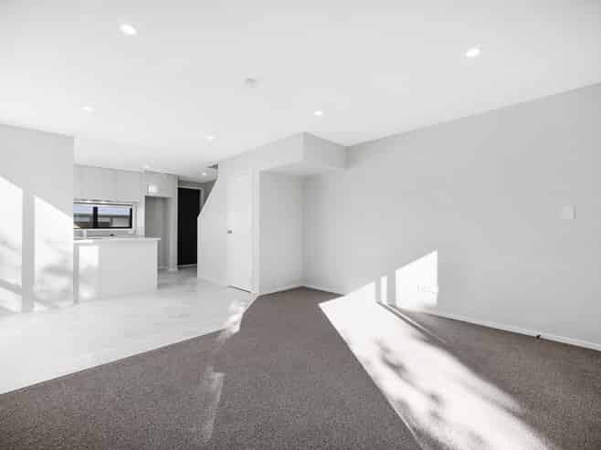 8/31 Ayton Drive, Totara Vale