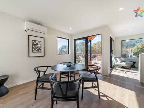 1243 High Street, Taita