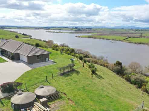 123 Slater Road, Ruawaro