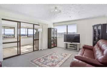70 Pemberton Avenue, Bayview