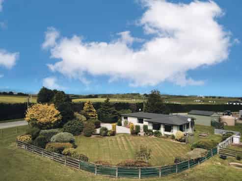 8 Humphries Road, Gore Surrounds